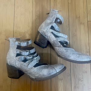 Freebirds by Steve Madden